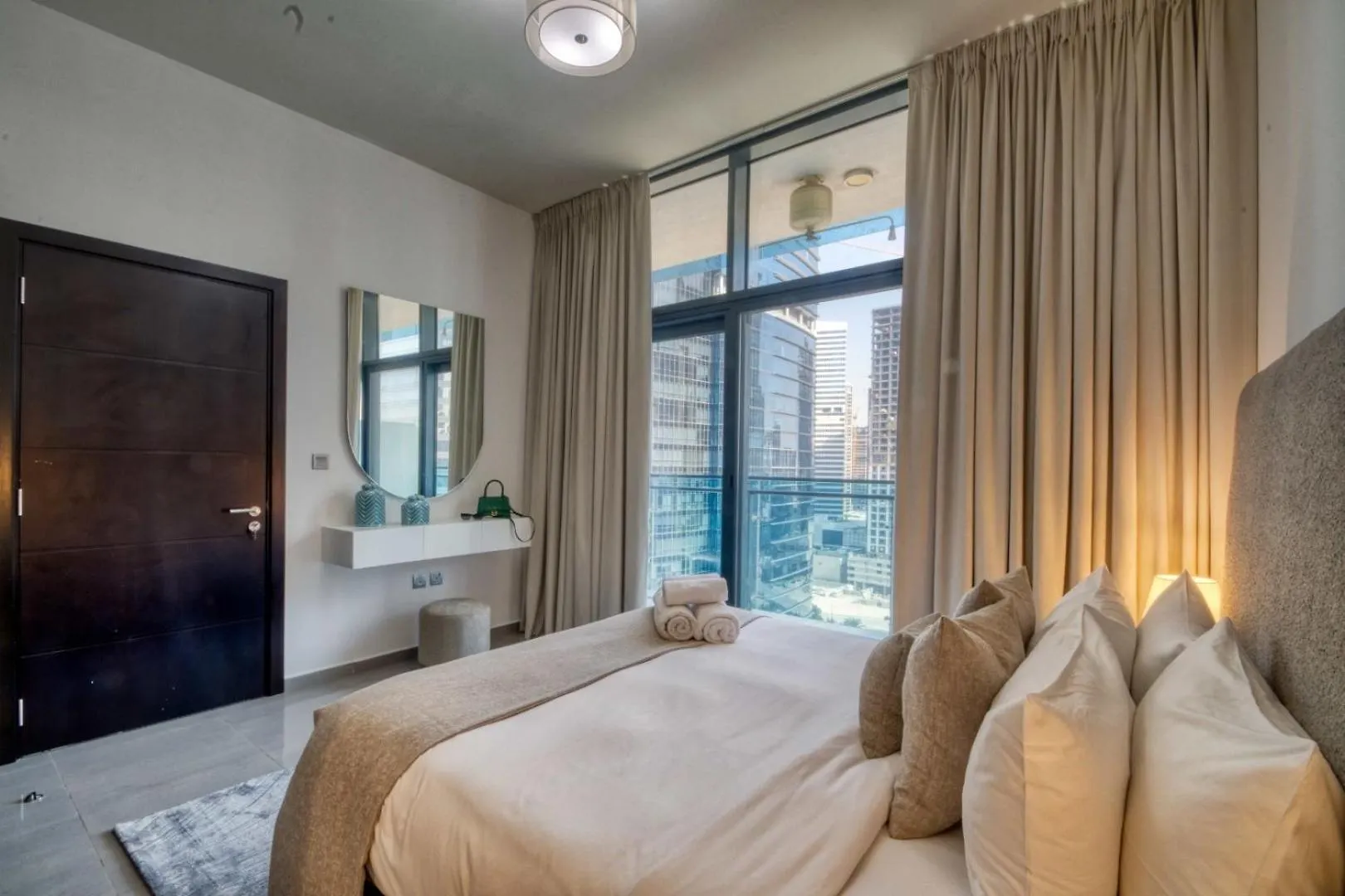 1-Bedroom In Merano Tower, Business Bay With City Views Dubai 0*,