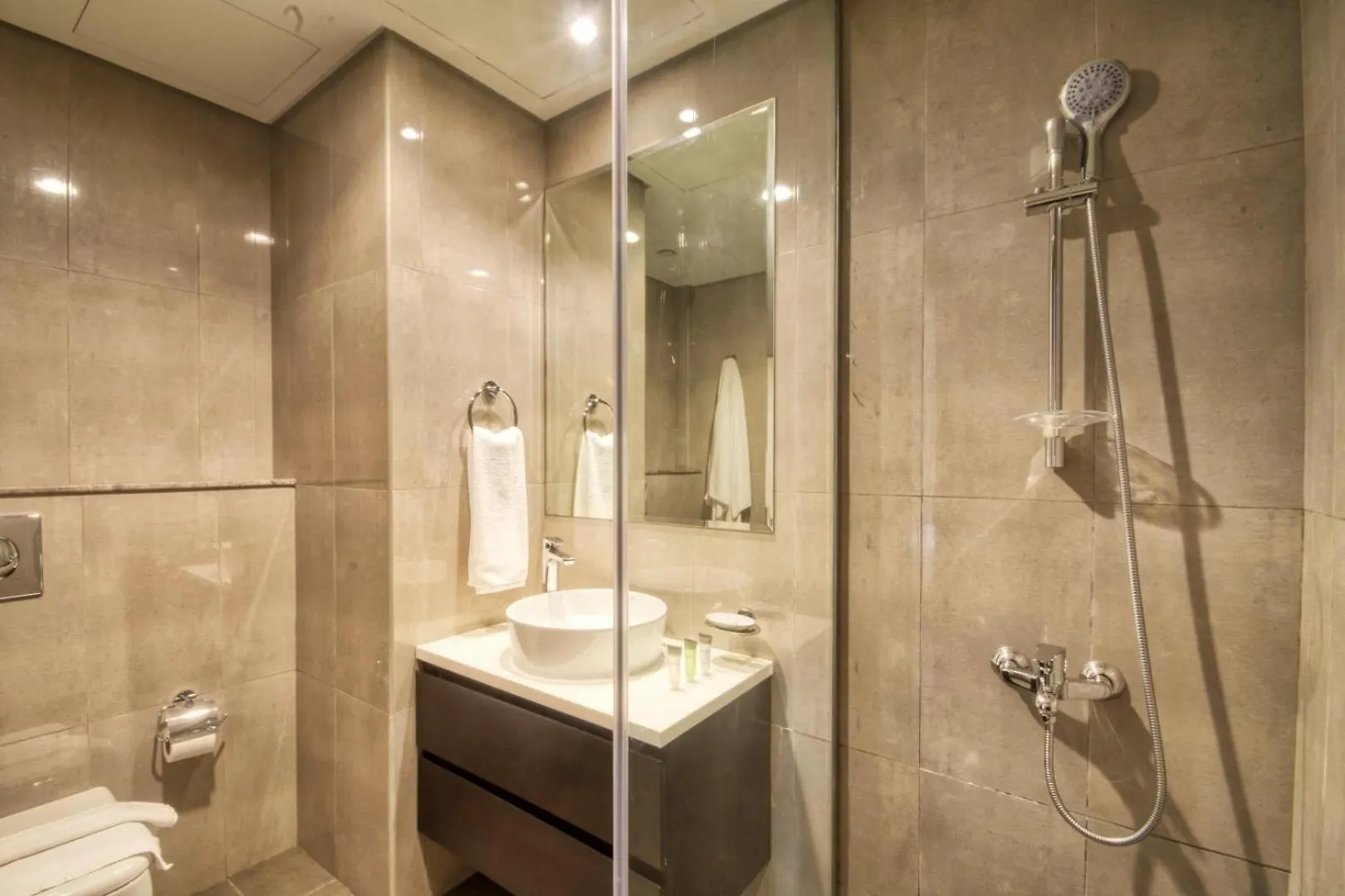 1-Bedroom In Merano Tower, Business Bay With City Views Dubai 0*,
